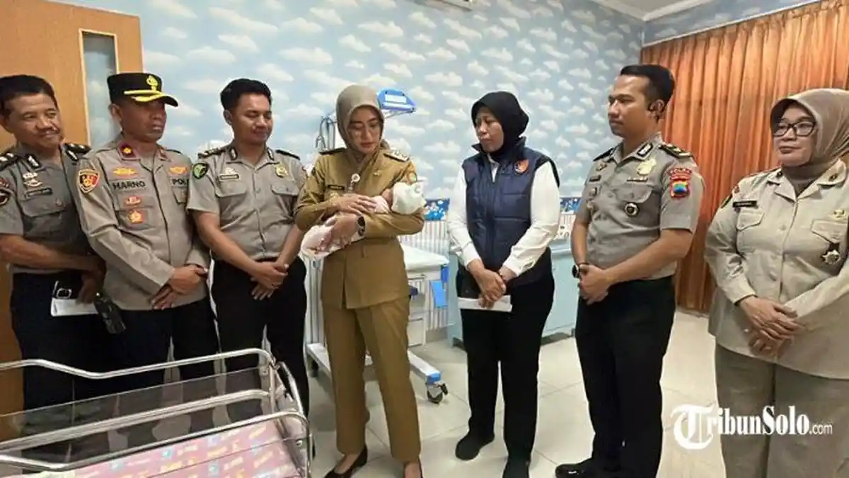 Abandoned Baby Bayu Nawasena Recovers in Solo Hospital