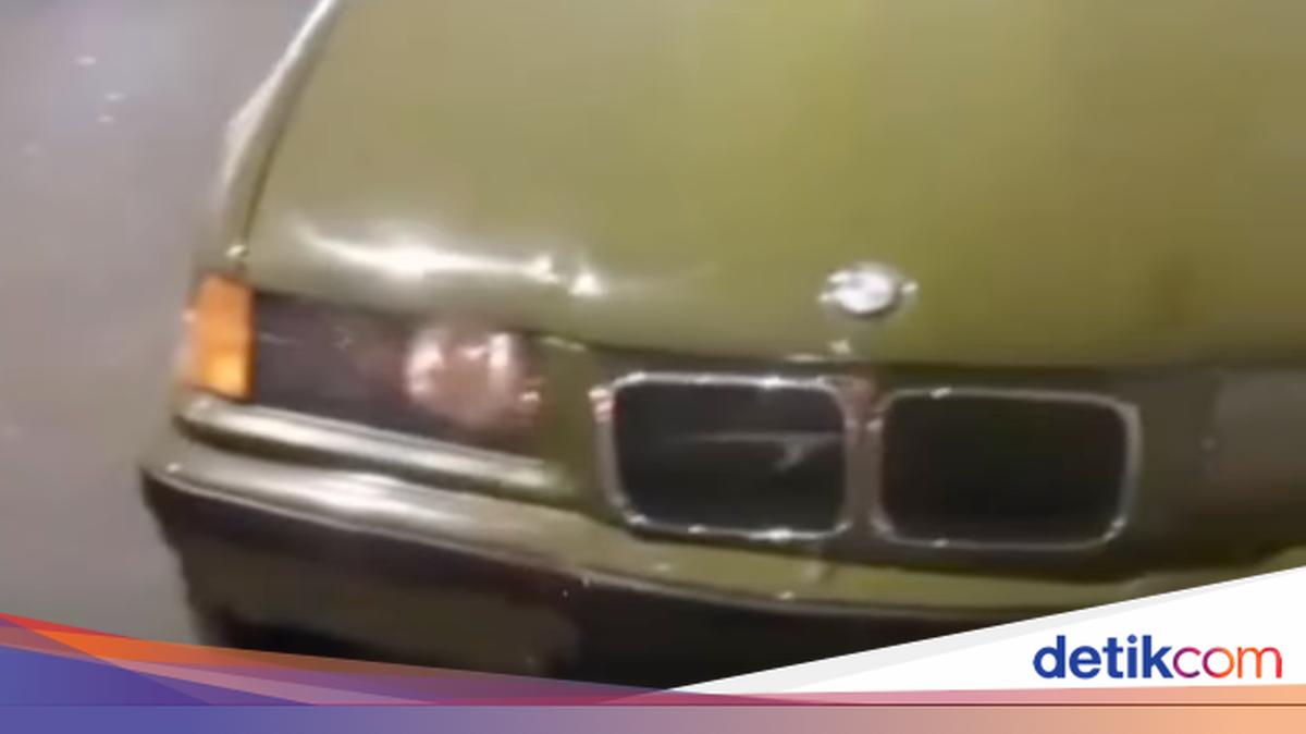 Abandoned BMW Towed from JLNT Antasari in Jakarta