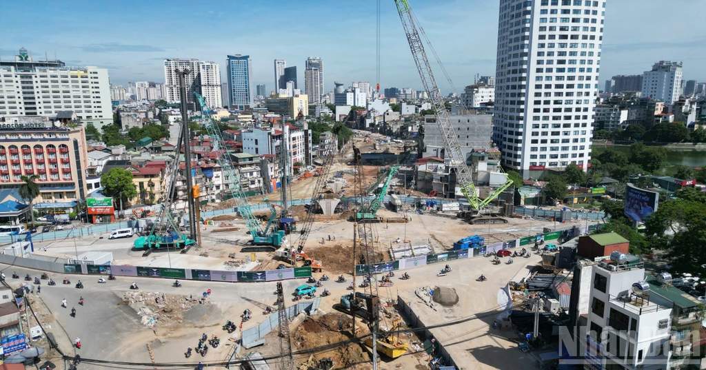 Aerial view of Metro Line 5 construction site in Hanoi.