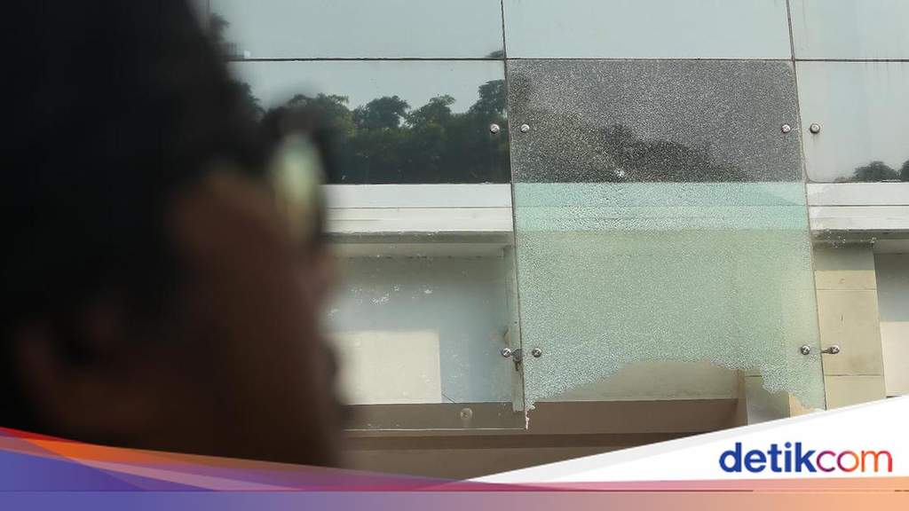 BGN to Evaluate Building Safety After Glass Panel Shatters