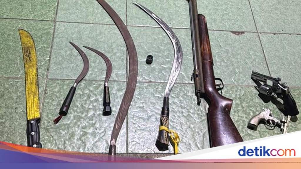 Depok Street Brawl Foiled: Police Arrest Youths with Airsoft Gun