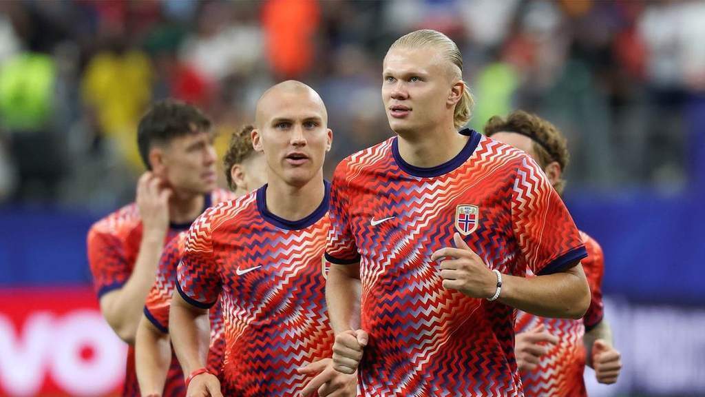 Norway team doctor Ola Sand addresses player fitness before the World Cup quarter-final.