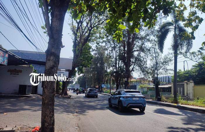 Solo Weather Forecast: Clear Skies Predict Across All Districts